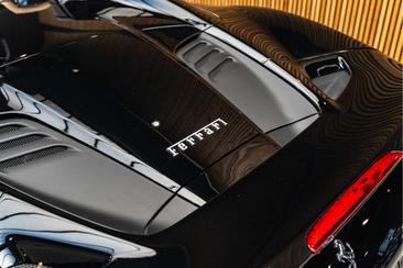 Ferrari F8 Spider — photo 17