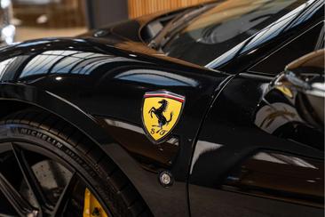 Ferrari F8 Spider — photo 18