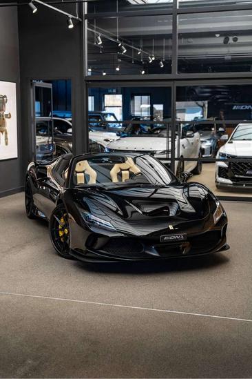 Ferrari F8 Spider — photo 24