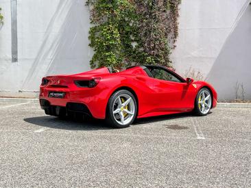 Ferrari 488 Spider — photo 12