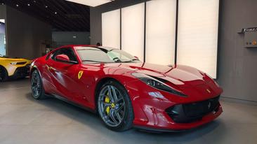 Ferrari 812 Superfast — photo 2