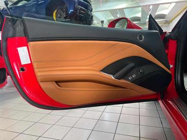 Ferrari California T — photo 12