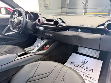 Ferrari 812 Superfast — photo 9
