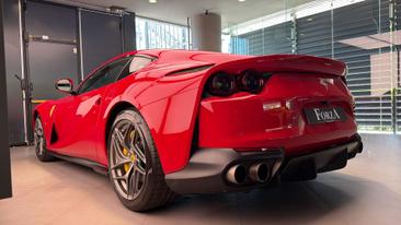 Ferrari 812 Superfast — photo 13