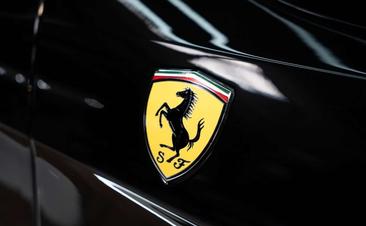 Ferrari GTC4Lusso — photo 6