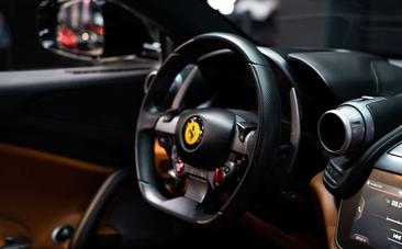 Ferrari GTC4Lusso — photo 9