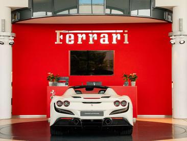 Ferrari F8 Spider — photo 4