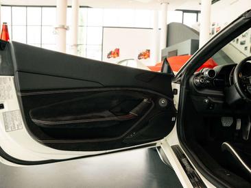 Ferrari F8 Spider — photo 13