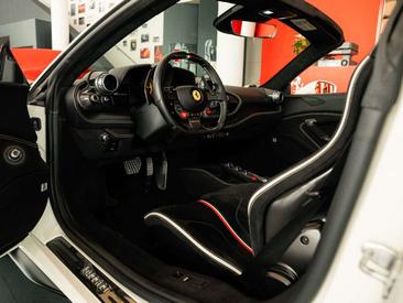 Ferrari F8 Spider — photo 14