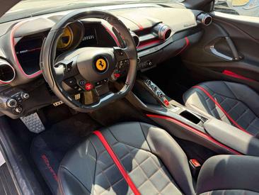 Ferrari 812 Superfast — photo 8