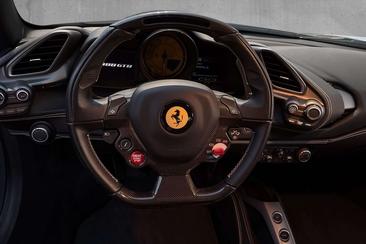 Ferrari 488 — photo 14