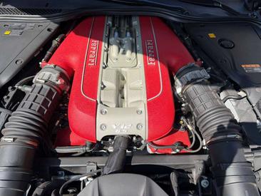 Ferrari 812 Superfast — photo 14