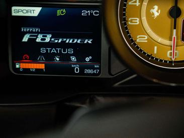 Ferrari F8 Spider — photo 22