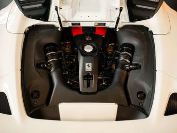 Ferrari F8 Spider — photo 27