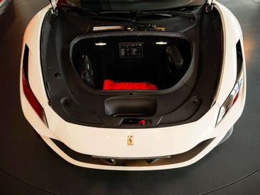 Ferrari F8 Spider — photo 28