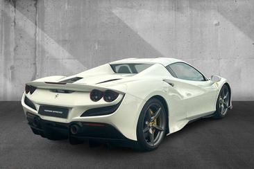 Ferrari F8 Spider — photo 7
