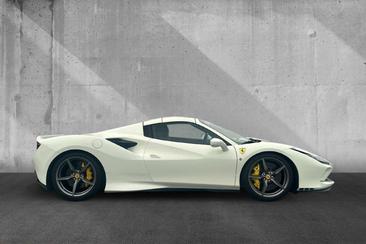 Ferrari F8 Spider — photo 9