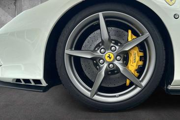 Ferrari F8 Spider — photo 13