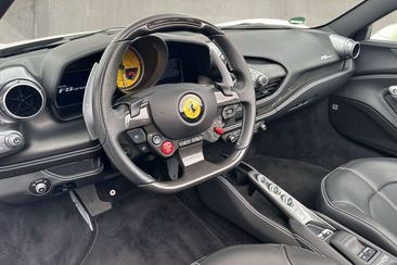 Ferrari F8 Spider — photo 15