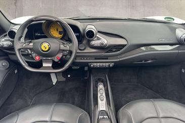 Ferrari F8 Spider — photo 16