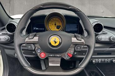 Ferrari F8 Spider — photo 17