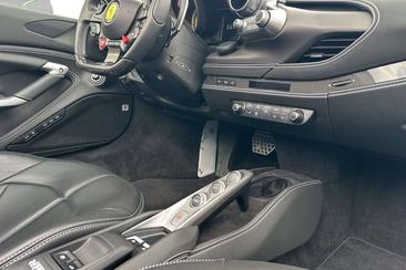 Ferrari F8 Spider — photo 20