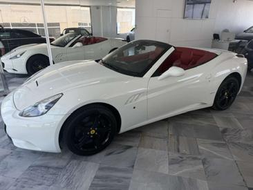 Ferrari California — photo 3