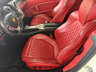 Ferrari California — photo 9