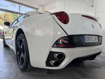 Ferrari California — photo 23