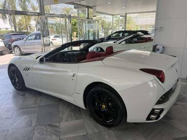 Ferrari California — photo 26