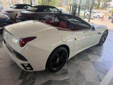 Ferrari California — photo 28