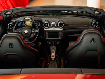 Ferrari California T — photo 17