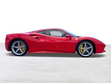 Ferrari 488 — photo 5