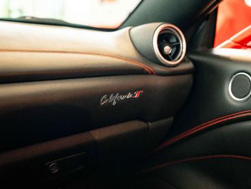 Ferrari California T — photo 26