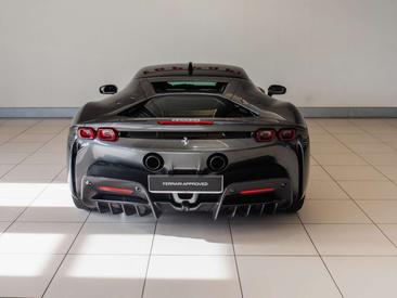 Ferrari SF90 Stradale — photo 15