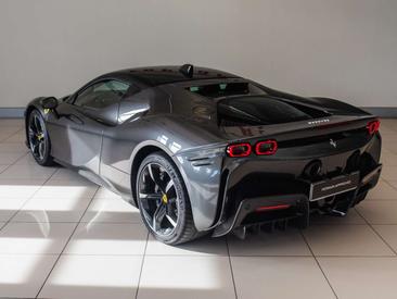 Ferrari SF90 Stradale — photo 18