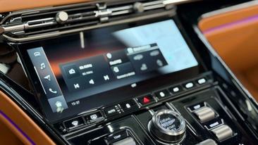 Aston Martin DB12 Volante Black Pack — photo 11
