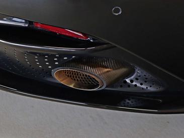 Aston Martin DB12 4.0 V8 — photo 24