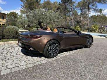 Aston Martin DB12 Volante — photo 5