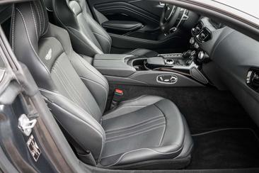 Aston Martin V8 4.0 — photo 15