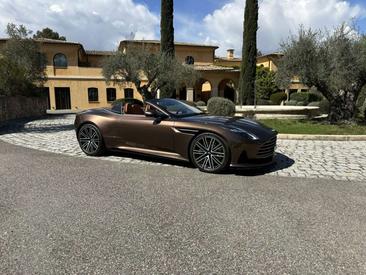 Aston Martin DB12 Volante — photo 6