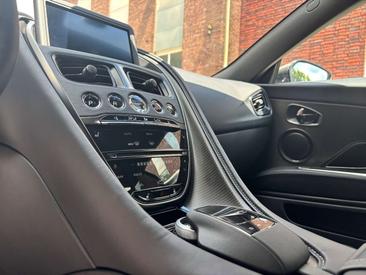 Aston Martin DBS 5.2 V12 770 Ultimate — photo 9
