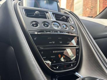 Aston Martin DBS 5.2 V12 770 Ultimate — photo 12