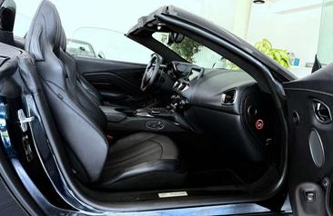 Aston Martin Vantage 4.0 V8 Roadster — photo 10