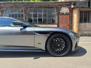 Aston Martin DBS 5.2 V12 770 Ultimate — photo 30