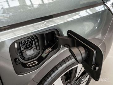 Volkswagen Multivan EHybrid 4Motion Style — photo 10