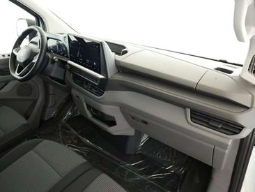 Volkswagen Multivan — photo 3
