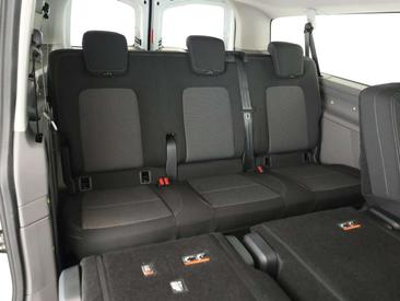 Volkswagen Multivan — photo 7