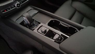 Volvo XC60 T6 Recharge Plus — photo 16