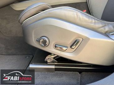 Volvo XC60 B5 R-Design — photo 7